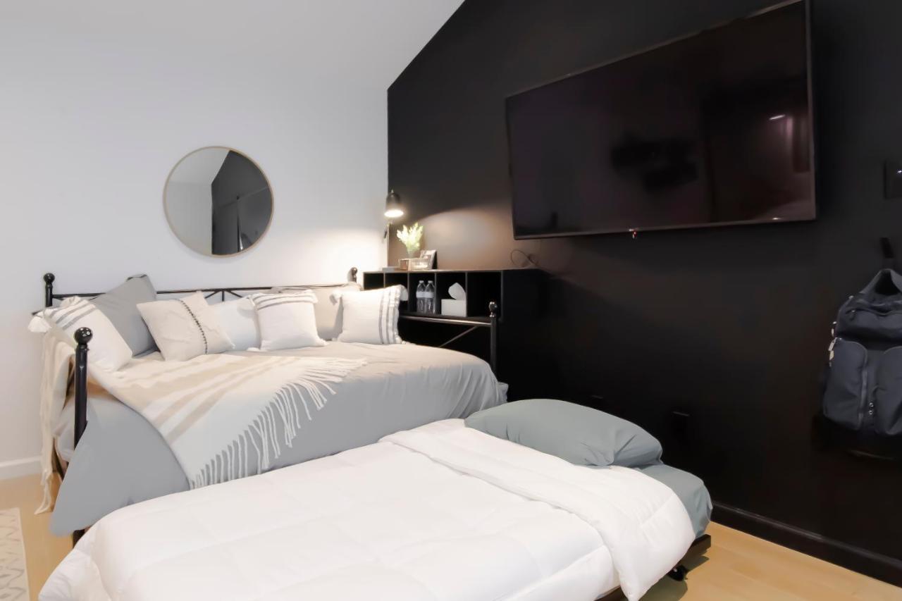 Open Airy Custom Designed Home - 2Kings - Sleeps 14 Houston Buitenkant foto