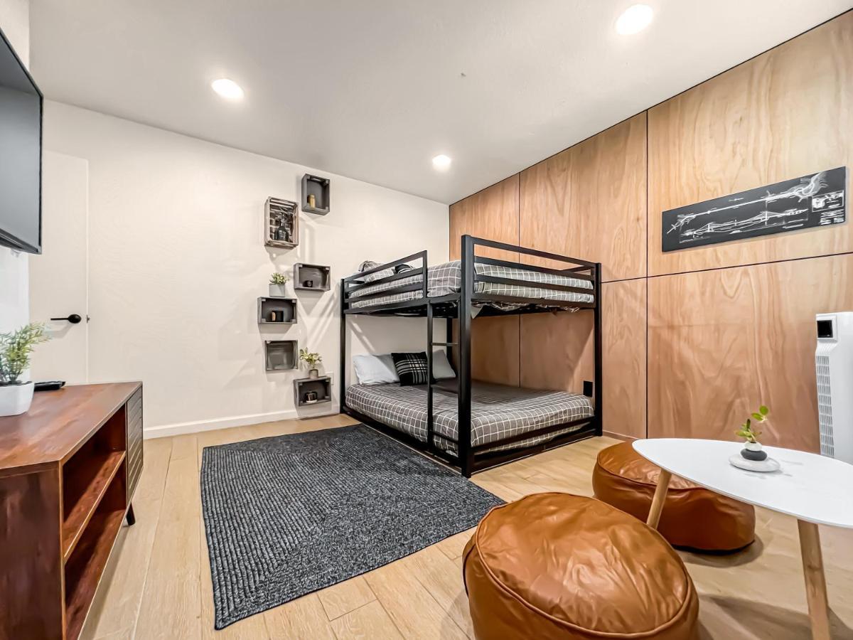 Open Airy Custom Designed Home - 2Kings - Sleeps 14 Houston Buitenkant foto