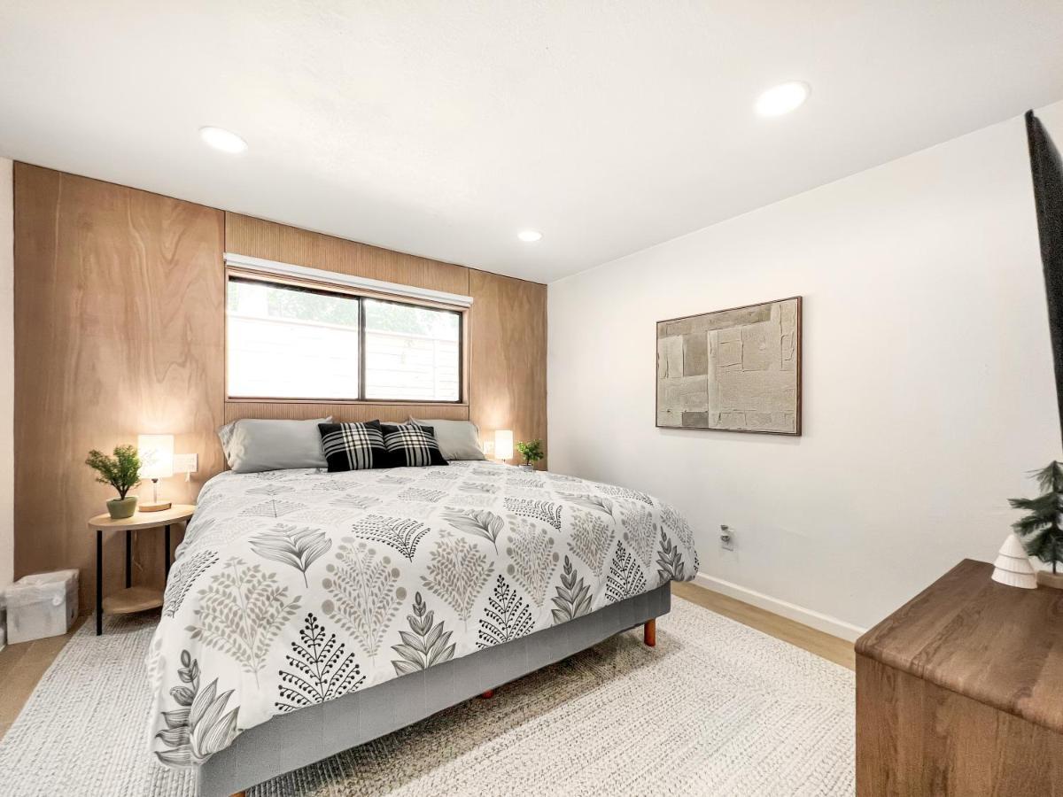 Open Airy Custom Designed Home - 2Kings - Sleeps 14 Houston Buitenkant foto